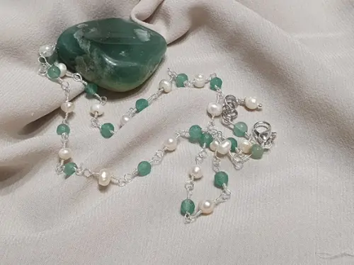 Colar de Pedras Naturais Jade Esmeralda e Pérolas Barrocas