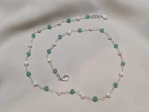 Colar de Pedras Naturais Jade Esmeralda e Pérolas Barrocas