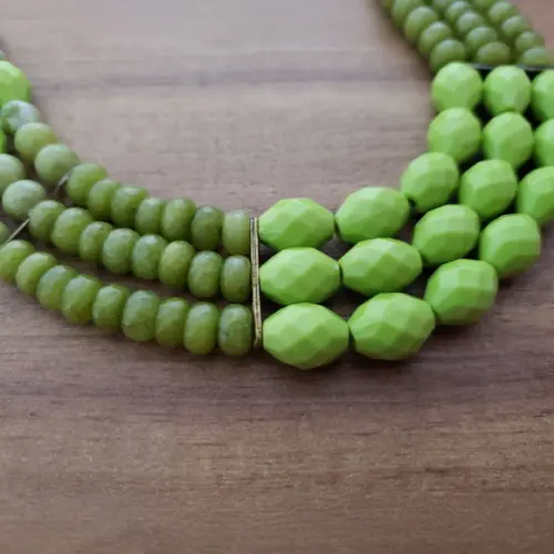 Colar de Pedras Naturais Jade Limão