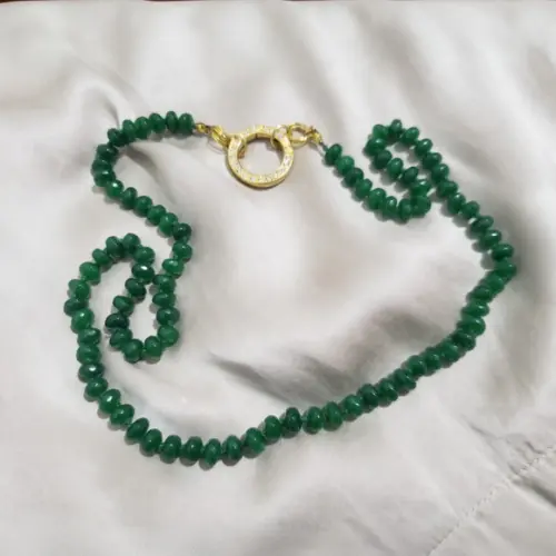 Colar de Pedras Naturais Jade Verde - Semijoia