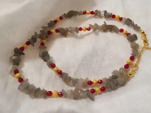 Colar de Pedras Naturais Labradorita e Jade Rubi