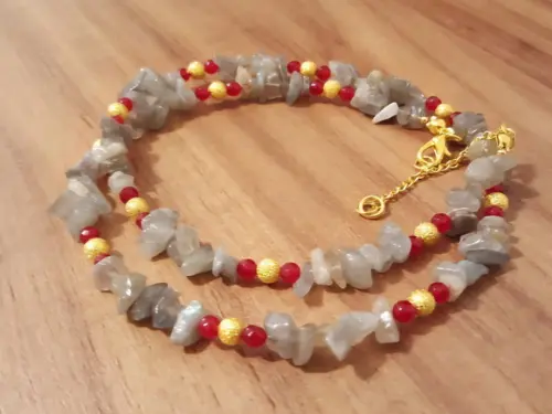 Colar de Pedras Naturais Labradorita e Jade Rubi