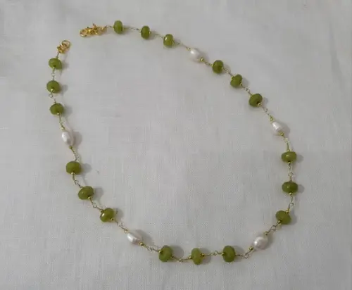 Colar de Pedras Peridoto com Pérolas