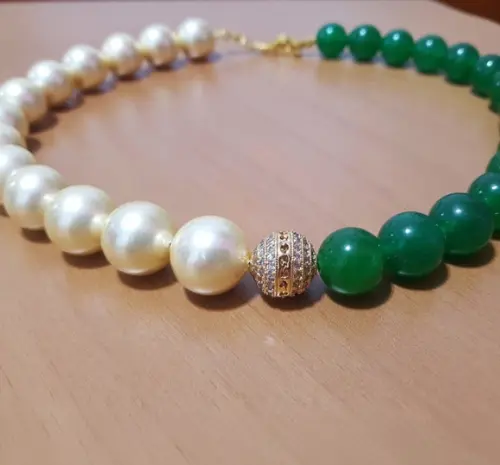Colar de Pérolas Champagne e Pedras Naturais Jade Verde