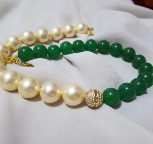 Colar de Pérolas Champagne e Pedras Naturais Jade Verde