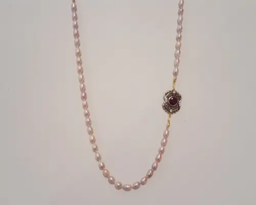 Colar de Pérolas com Entremeio Lateral