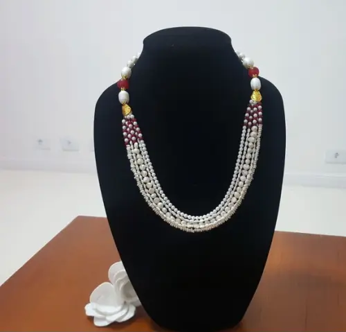 Colar de Pérolas de Água Doce com Cristal Rubi