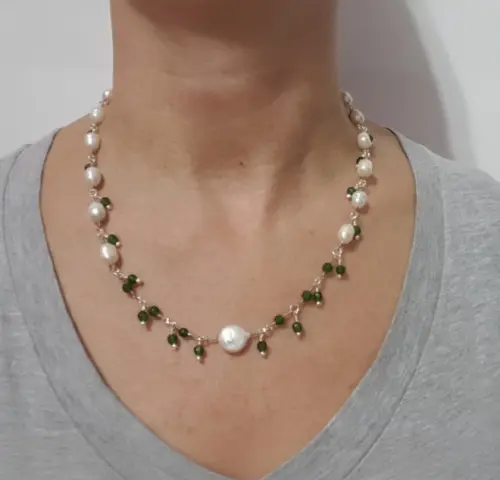 Colar de Pérolas de Água Doce com Jade Esmeralda