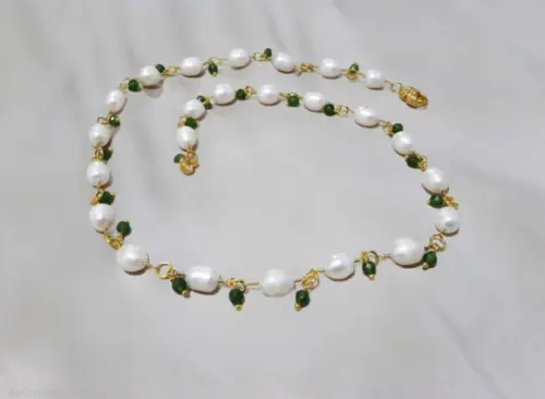 Colar de Pérolas de Água Doce com Jade Esmeralda