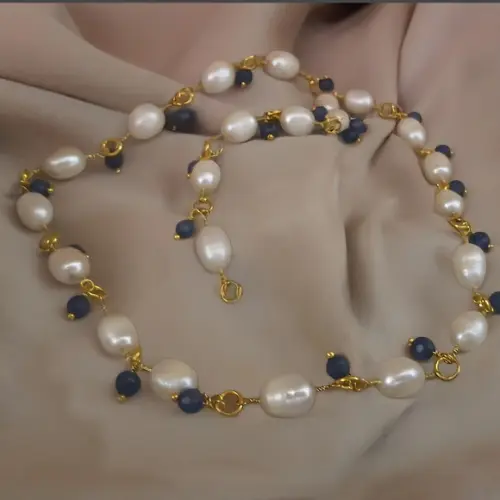Colar de Pérolas de Água Doce com Safira Azul