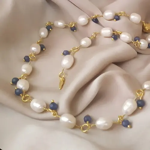 Colar de Pérolas de Água Doce com Safira Azul