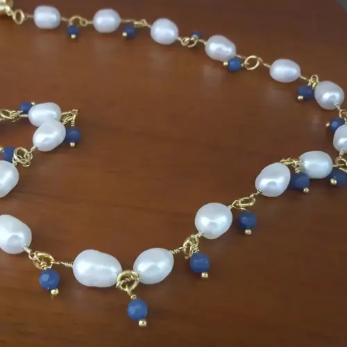 Colar de Pérolas de Água Doce com Safira Azul