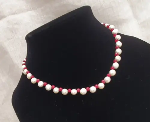 Colar de Pérolas de Água Doce e Jade Rubi