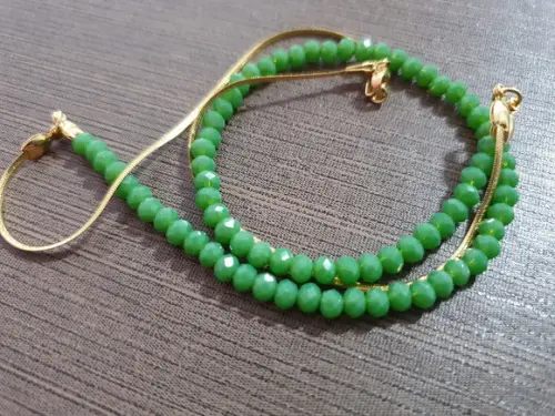 Colar Dourado Banhado com Cristal Verde Esmeralda