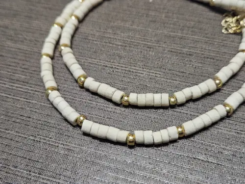 Colar Dourado Banhado com Pedra Natural Rodocrosita Bruta