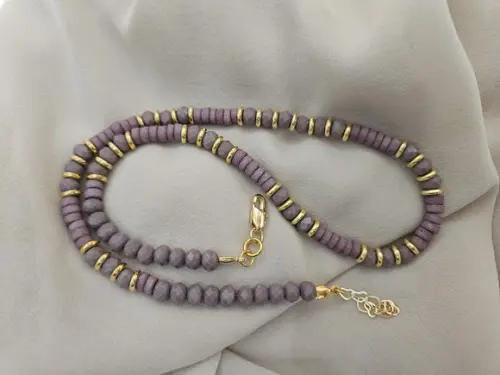Colar Dourado Banhado com Pedra Rodocrosita Bruta e Cristais