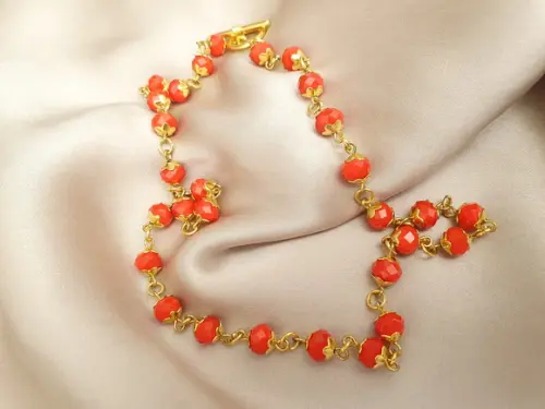 Colar Dourado com Cristais Laranja