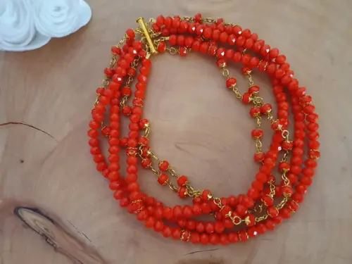 Colar Dourado com Cristais Laranja
