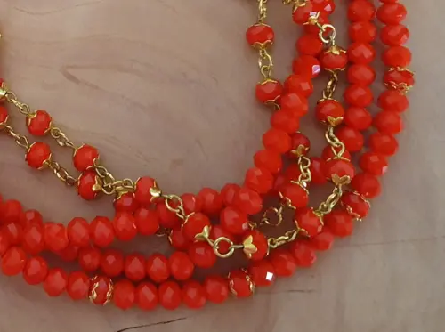 Colar Dourado com Cristais Laranja