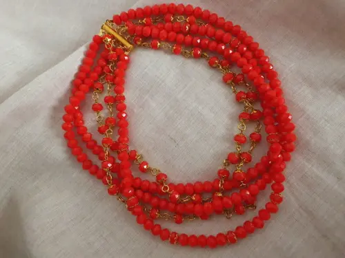 Colar Dourado com Cristais Laranja