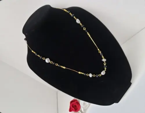 Colar Dourado com Cristal e Pérolas Naturais