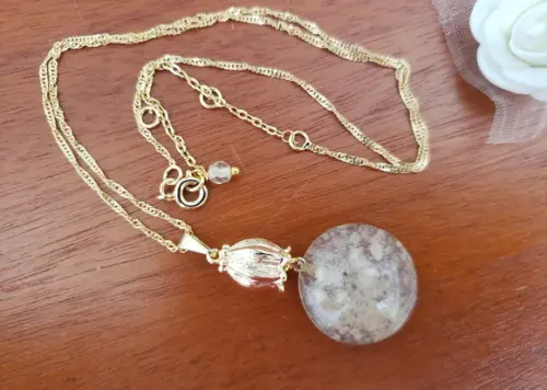 Colar Dourado com Cristal Rutilado