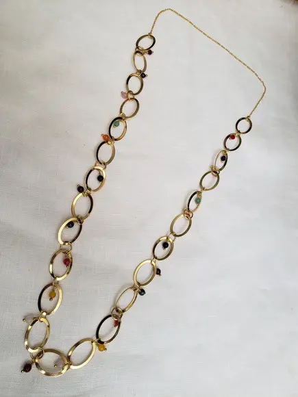Colar Dourado de Corrente Delicada
