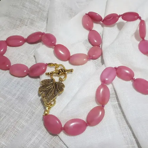 Colar Dourado de Pedra Natural Jade Rose