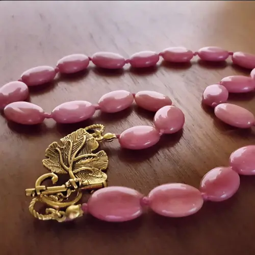 Colar Dourado de Pedra Natural Jade Rose