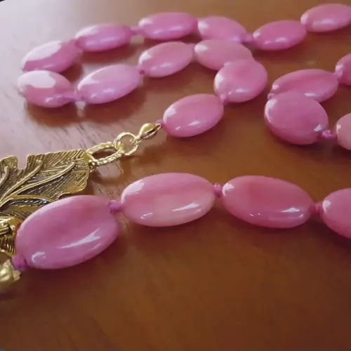 Colar Dourado de Pedra Natural Jade Rose
