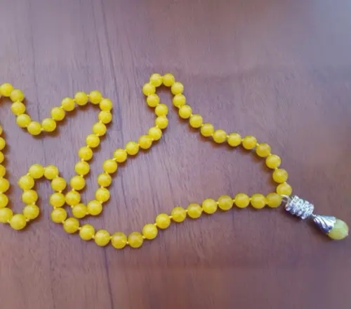 Colar e Pingente de Pedras Naturais Jade Amarelo e Cristais