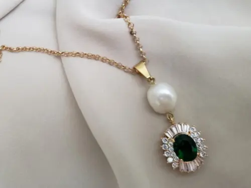 Colar Elo Português com Pérola Natural e Cristal Verde