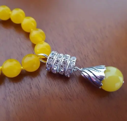 Colar e Pingente de Pedras Naturais Jade Amarelo e Cristais