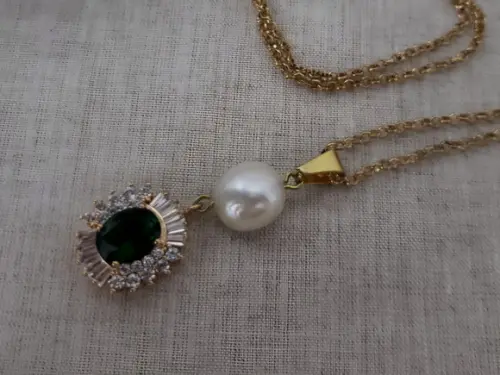 Colar Elo Português com Pérola Natural e Cristal Verde