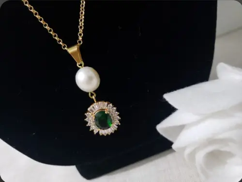 Colar Elo Português com Pérola Natural e Cristal Verde