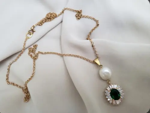 Colar Elo Português com Pérola Natural e Cristal Verde