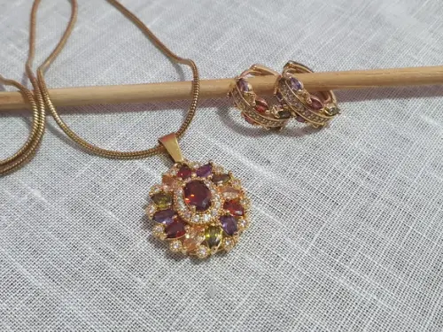 Conjunto De Brinco E Colar Com Cristais Coloridos Ii