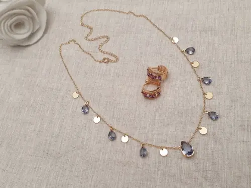 Conjunto De Brinco E Colar De Pingentes E Cristais Lavanda