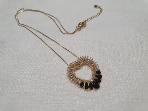 Conjunto de Colar Coração e Brinco Argola com Cristais