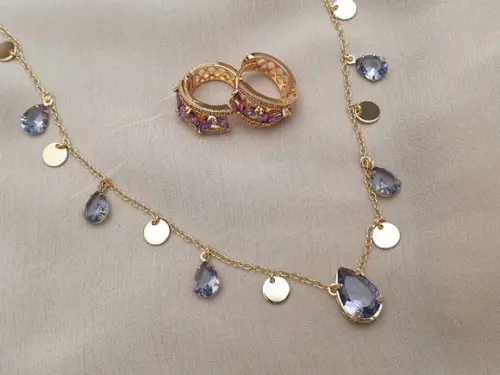 Conjunto De Brinco E Colar De Pingentes E Cristais Lavanda
