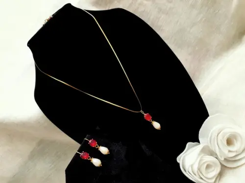 Conjunto De Colar E Brinco Com Cristal Rubi E Pedra Natural