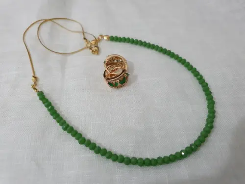 Conjunto de Colar e Brinco com Cristal Verde Esmeralda