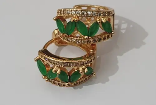 Conjunto de Colar e Brinco com Cristal Verde Esmeralda
