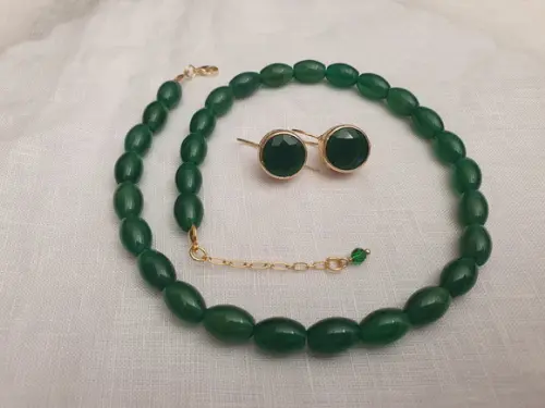 Conjunto de Colar e Brinco de Pedra Natural Jade