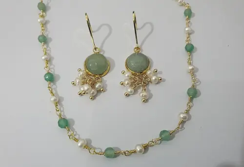 Conjunto De Colar E Brinco De Pedras E Pérolas Naturais