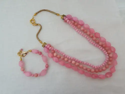 Conjunto de Colar e Pulseira de Pedras Naturais Jade