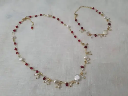 Conjunto de Colar e Pulseira de Pérola Barroca e Jade Rubi