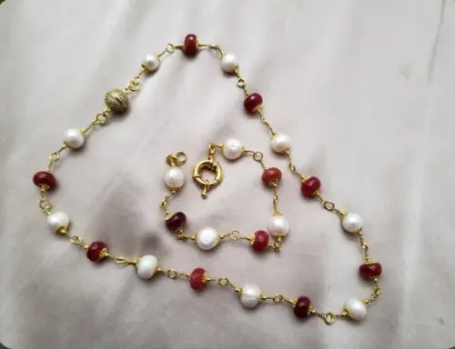 Conjunto de Colar e Pulseira de Pérolas e Pedras Naturais