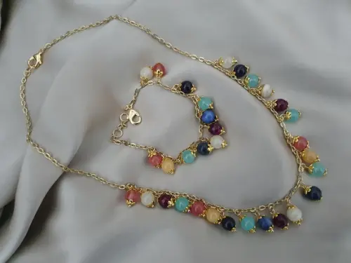 Conjunto de Colar e Pulseira e Pedras Naturais Coloridas