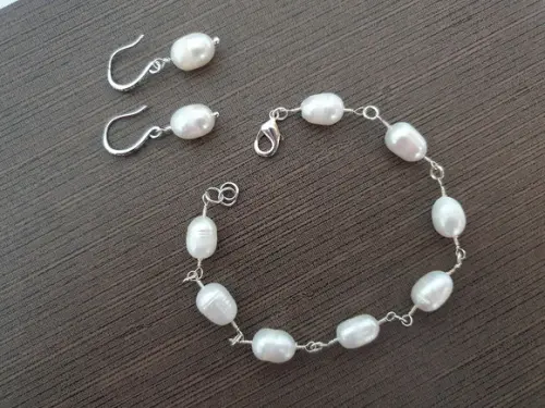 Conjunto de Pulseira e Brinco de Pérolas Barrocas